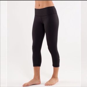 ISO Name Brand 🧘🏼‍♀️WORKOUT Clothes 🏃🏼‍♀️